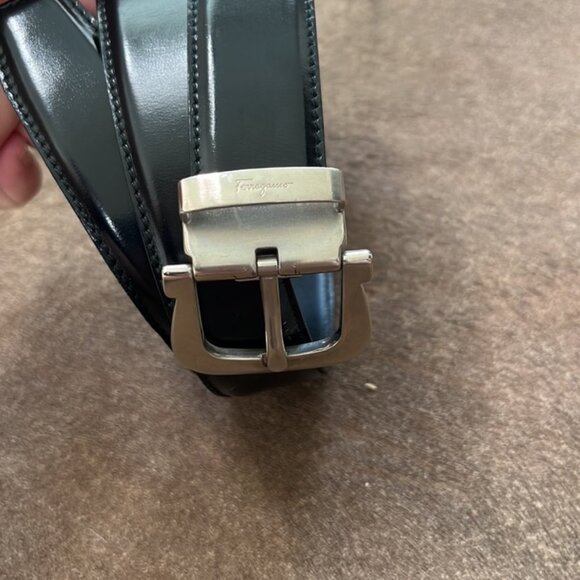 Salvatore Ferragamo Reversible Gancini Leather Belt - Picture 2 of 7